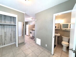 5401 E 14th Ave, Unit B in Tampa, FL - Building Photo - Building Photo