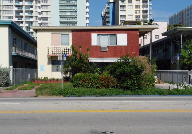 1214 Alton Rd in Miami Beach, FL - Building Photo - Building Photo