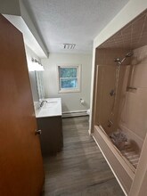 253 Elm St in Warwick, RI - Building Photo - Building Photo