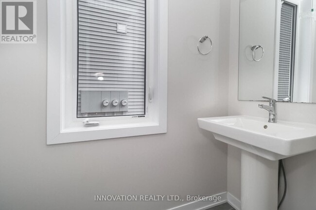 254 Surface Ln in Ottawa, ON - Building Photo - Building Photo