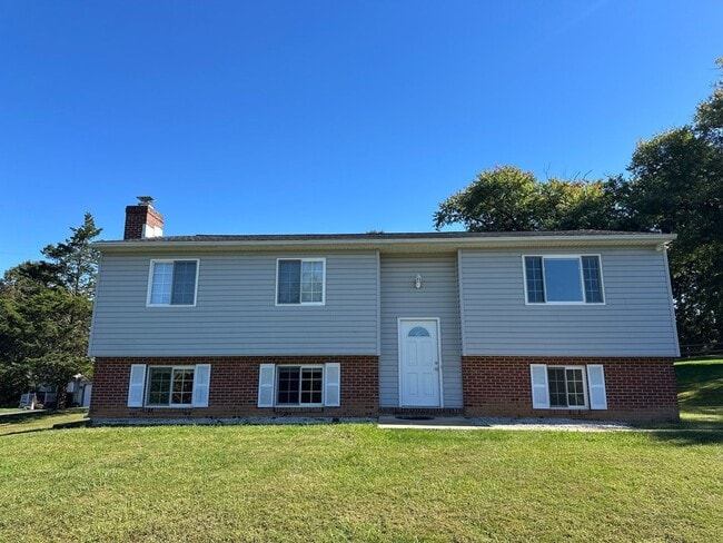 property at 3905 Eaton Dr