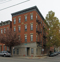 Holub Apartments Aka Sycamore Manor in Cincinnati, OH - Building Photo - Building Photo