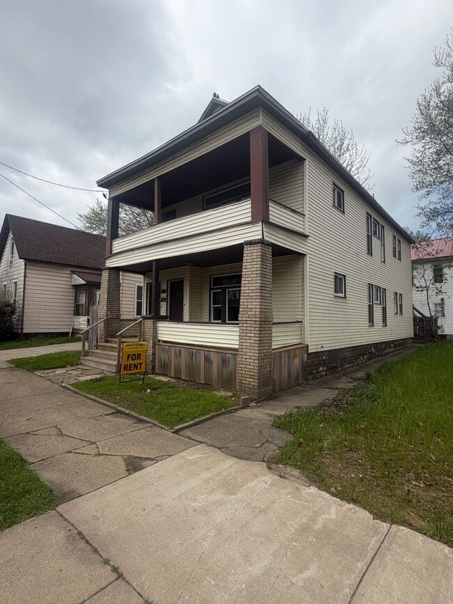 property at 556-58 E 5th St