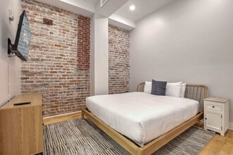 1050 Annunciation St in New Orleans, LA - Building Photo - Building Photo