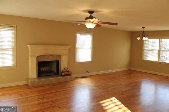 5745 Hendrix Rd in Cumming, GA - Building Photo - Building Photo