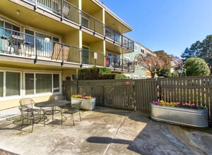 Riverview West Apartments in Seattle, WA - Building Photo - Interior Photo