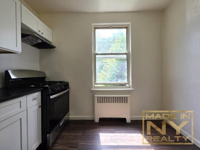 36-21 213th St in Queens, NY - Building Photo - Building Photo