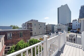 465 E 8th St, Unit 3 in Boston, MA - Building Photo - Building Photo