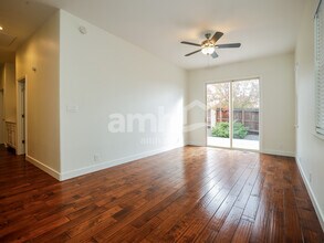 6750 Diamond Glen Dr in Reno, NV - Foto de edificio - Building Photo