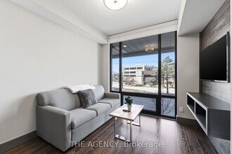 330 Phillip St in Waterloo, ON - Building Photo - Building Photo