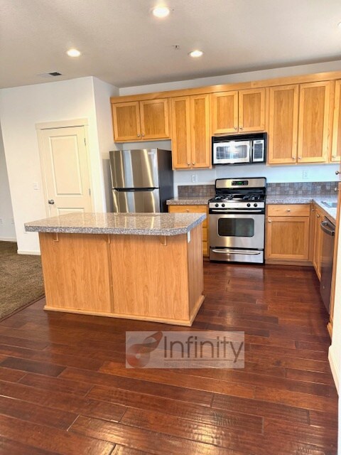 22810 SW Forest Creek Dr in Sherwood, OR - Building Photo - Building Photo