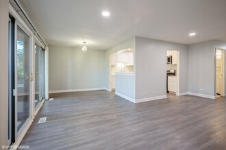 298 Pembridge Ln in Schaumburg, IL - Building Photo - Building Photo