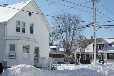 1320 Cranston St, Unit 1st floor in Cranston, RI - Building Photo