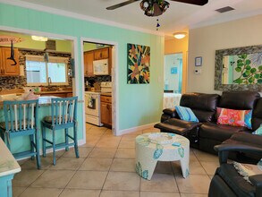 814 67th St S in St. Petersburg, FL - Building Photo - Building Photo