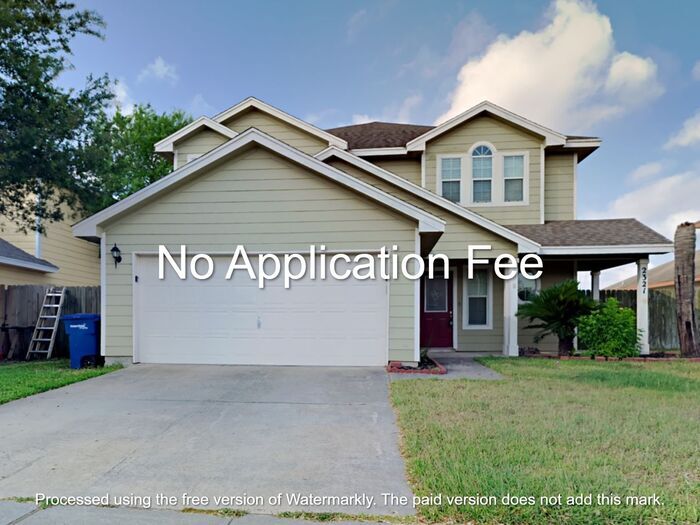 2321 Starglow Dr in Corpus Christi, TX - Building Photo