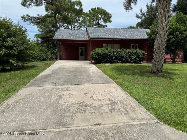 608 Stevenson Ave in Sebastian, FL - Building Photo - Building Photo