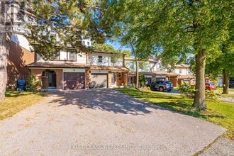 57 Dundalk Dr in Toronto, ON - Building Photo - Building Photo