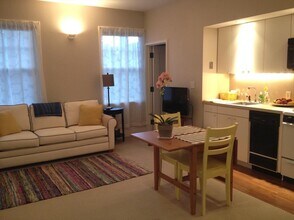 23 Highland St in Cambridge, MA - Building Photo - Building Photo