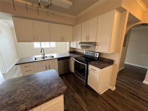 911 N Orange Ave in Orlando, FL - Foto de edificio - Building Photo