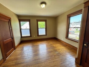 3 Elm Ct in Waterville, ME - Building Photo - Building Photo