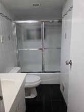 4 Lauren Ave S in Dix Hills, NY - Building Photo - Building Photo