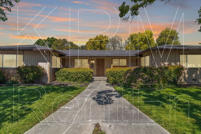 property at 443 E Robinhood Dr