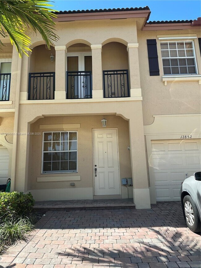 12852 SW 133rd Terrace in Miami, FL - Building Photo - Building Photo