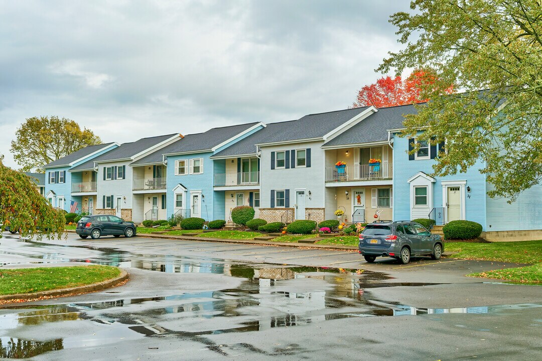 Southfield Apartments in Webster, NY - Building Photo