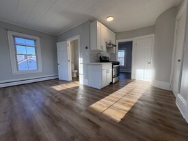 37-41 Dunstable Rd in Chelmsford, MA - Building Photo