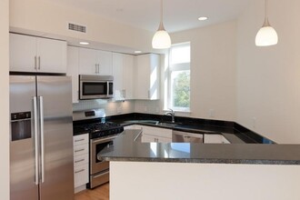 13 Cameron Ave, Unit 306 in Cambridge, MA - Building Photo - Building Photo