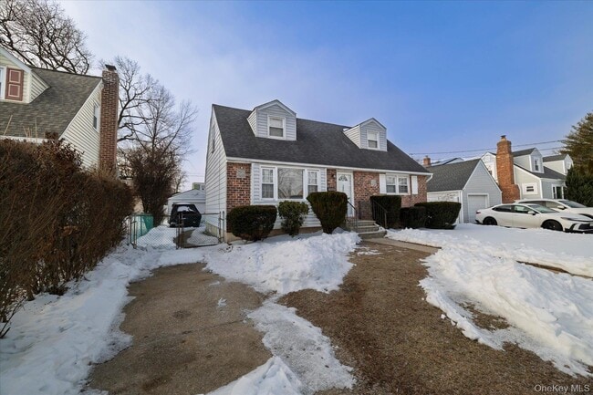 580 Georgia St in South Hempstead, NY - Building Photo - Building Photo