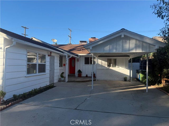 22125 Costanso St in Los Angeles, CA - Building Photo