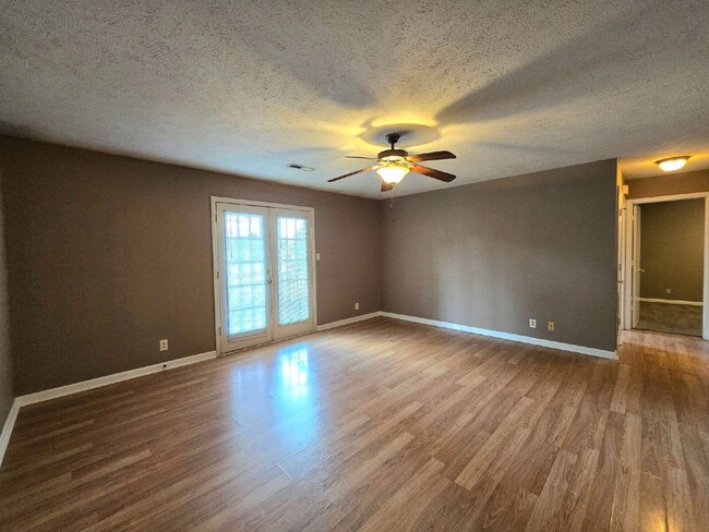 277 Dunbar Cave Rd in Clarksville, TN - Building Photo - Building Photo