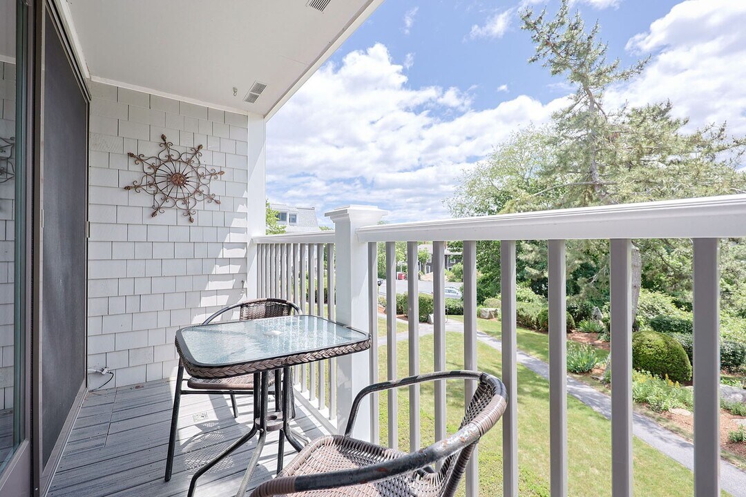 19 Atlantic Rd in Gloucester, MA - Building Photo