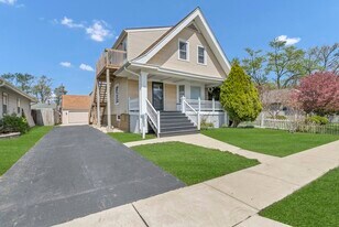 129 W Stimmel St in West Chicago, IL - Building Photo