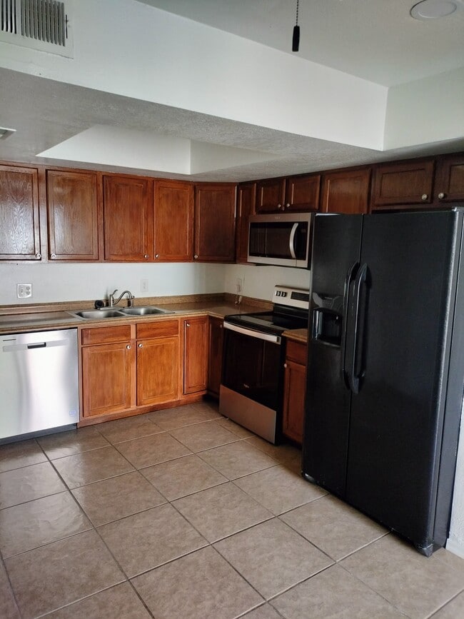 1342 W Emerald Ave in Mesa, AZ - Building Photo - Building Photo