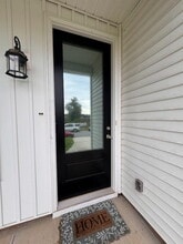 207 Clarus Crk Wy in Travelers Rest, SC - Foto de edificio - Building Photo