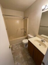 14 Pine Dr in Manchester, PA - Building Photo - Building Photo