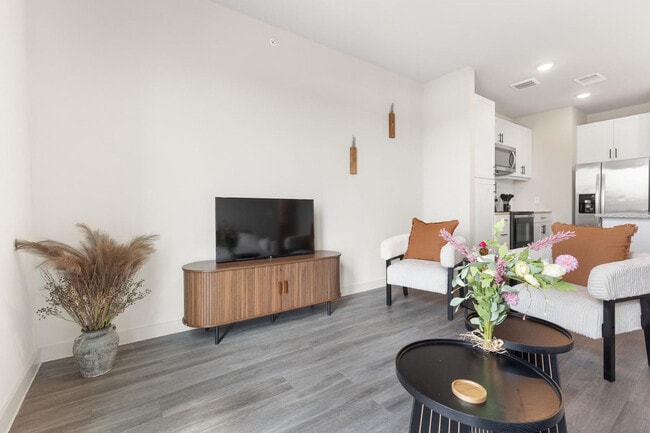 5820 1/2 Cameron Rd in Austin, TX - Building Photo - Building Photo