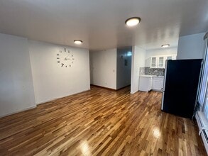 140-11 169th St in Queens, NY - Building Photo - Building Photo