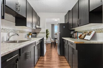 Birchcrest Estates in Calgary, AB - Building Photo - Building Photo