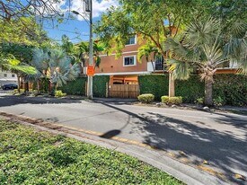 240 SW 15th Rd in Miami, FL - Building Photo