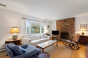 88 Miankoma Ln in Amagansett, NY - Building Photo