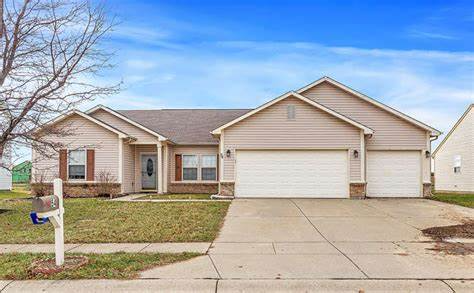 54 S Burkhart Dr in Bargersville, IN - Building Photo