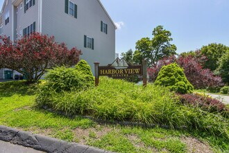 43 Harbor View Ln in Norwich, CT - Building Photo - Building Photo