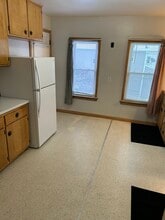 826 Hess Ave, Unit 4 in Erie, PA - Foto de edificio - Building Photo