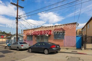 839 Bartlett St in Los Angeles, CA - Building Photo