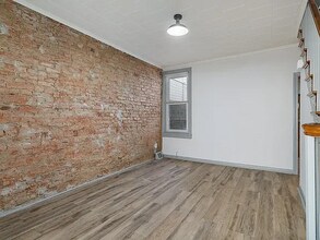 3194 Almond St in Philadelphia, PA - Building Photo - Building Photo