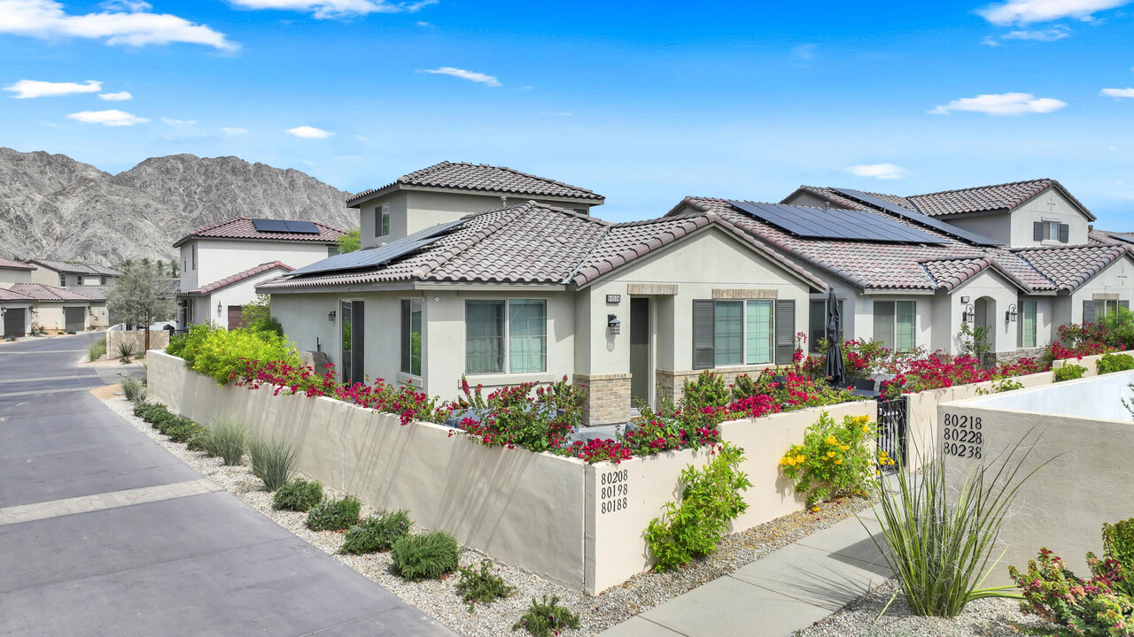 80208 Whisper Rock Way in La Quinta, CA - Building Photo