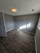 13876 V St in Omaha, NE - Building Photo - Building Photo